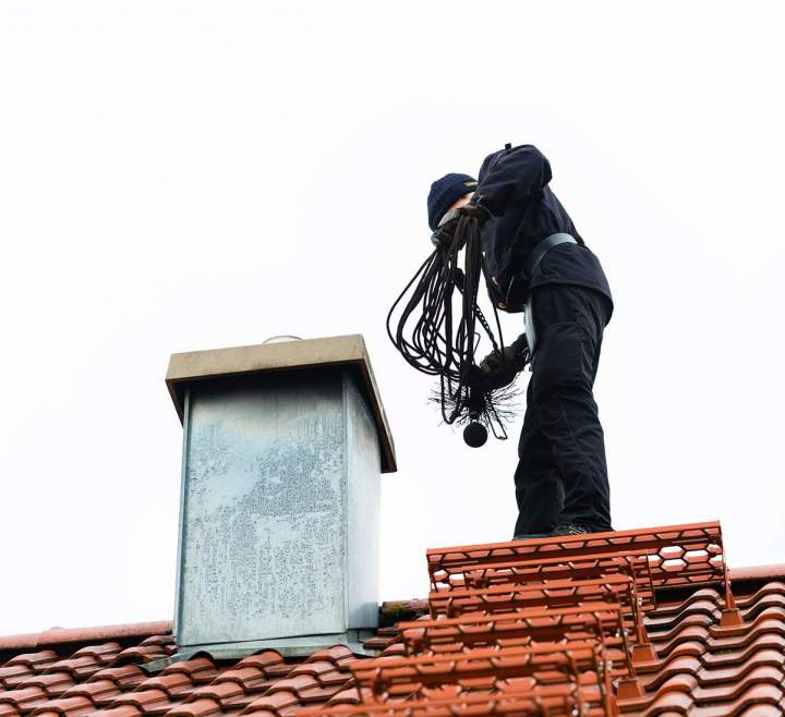 Prestations de ramonage pour la sécurité de vos conduits.