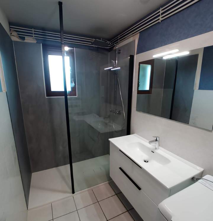 Conception et rénovation complète de votre salle de bain.